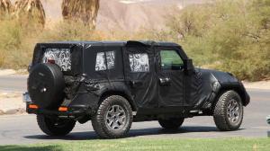 Jeep испытал Wrangler нового поколения в Долине Смерти