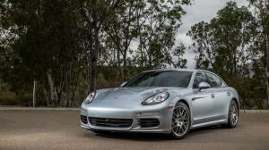 Парковщик отеля передал угонщикам чужой Porsche Panamera