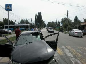В Алматы при столкновении автобуса с легковым авто пострадали 2 человека 