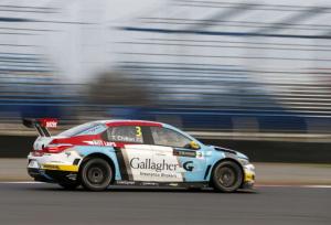 Том Чилтон выиграл гонку открытия WTCC в Аргентине, прорыв Хосе-Марии Лопеса
