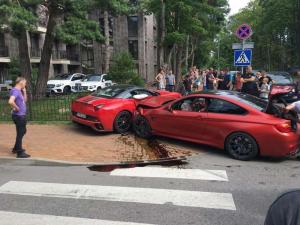 Авария Ferrari California и BMW M4 в Прибалтике 