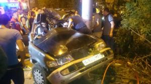 Смертельная авария на Саина в Алматы: Людей вытаскивали спасатели 