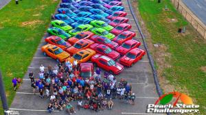 Радуга из Dodge Challenger 