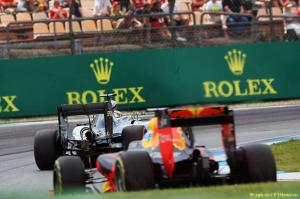 Сравнительный анализ скорости Mercedes и Red Bull