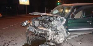 В центре Алматы в столкновении двух авто пострадали два человека