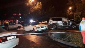 Молодой водитель внедорожника Lexus устроил массовое ДТП в Алматы: есть жертвы