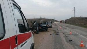 На трассе в Крыму в массовом ДТП погиб один человек и восемь пострадали