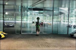 Google Street View предлагает виртуальный тур по базе McLaren