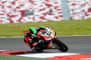 Aprilia и Юджин Лаверти возвращаются в супербайк с командой SMR
