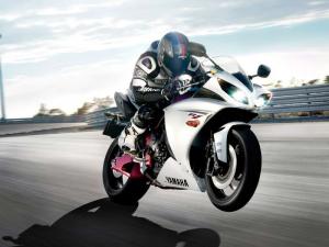 Отзыв спортбайков Yamaha YZF-R1 2010
