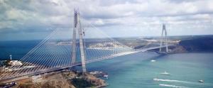 В Стамбуле открыли третий мост через пролив Босфор