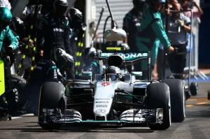 В Mercedes рады двойному подиуму