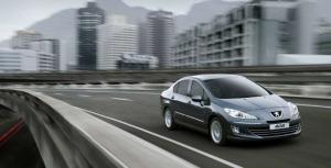Продажи Peugeot в России сократились на 45%