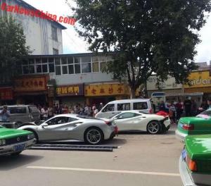 В Китае суперкар Ferrari 488 GTB врезался в другой Ferrari 488 GTB 