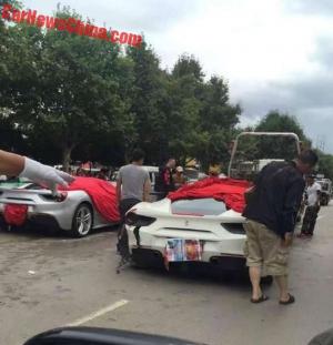 В Китае суперкар Ferrari 488 GTB врезался в другой Ferrari 488 GTB 