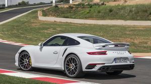 Среднемоторный спорткар Porsche появится не раньше 2026 года