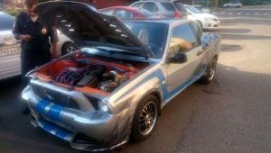 Омская ГИБДД оштрафовала автовладельца, переделавшего Lada в спорткар Mustang