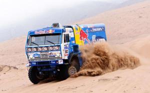 Дакар-2014. КАМАЗ никак не догонит Iveco
