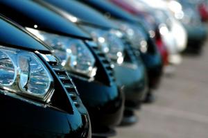 Казахстанские чиновники избавляются от авто