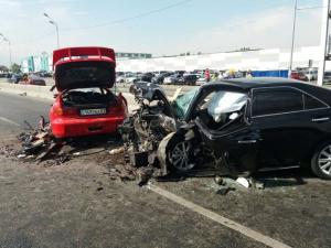Крупное ДТП произошло возле барахолки в Алматы