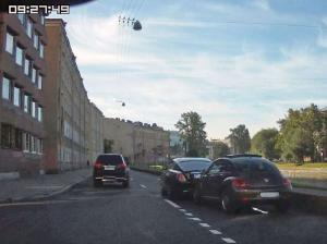 В Петербурге Rolls-Royce попал в ДТП из-за болонки