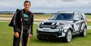 Компания Land Rover показала новый Discovery на официальном видео