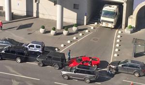 В Петербурге Mercedes Gelandewagen въехал в Ferrari 