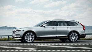 Компания Volvo рассказала о сроках премьеры вседорожного универсала V90