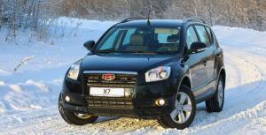 Geely почти в два раза скорректировала план продаж в России