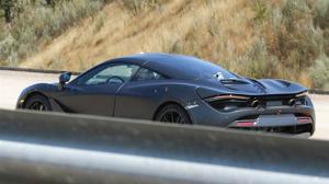 Преемника суперкара McLaren 650S сфотографировали без камуфляжа 