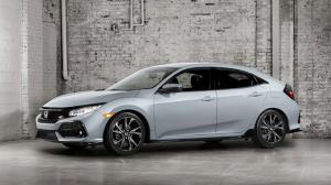 Honda показала тизер нового хэтчбека Civic для Европы 