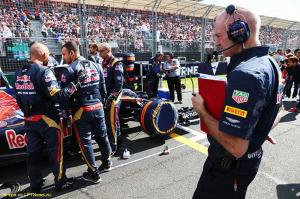 Симондс похвалил Red Bull за стильное шасси 2017 года