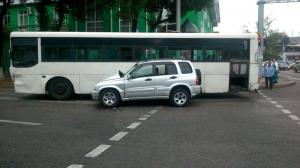 Автомобиль врезался в пассажирский автобус в Алматы