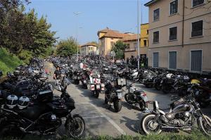 Рекордный мотослет Moto Guzzi в честь 95-ой годовщины
