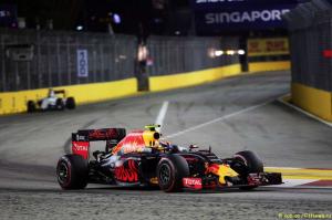 Хорнер: В FIA не позволили нам заменить сцепление