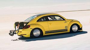 Volkswagen Beetle промчал по Бонневиллю на рекордной скорости