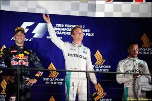 Риккардо: Готов предположить, что выиграет Росберг
