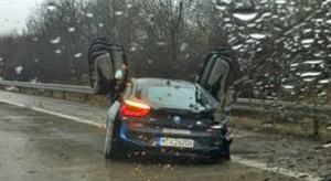 Суперкар BMW i8 впервые попал в ДТП