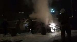 В Астане горел Porsche Cayenne