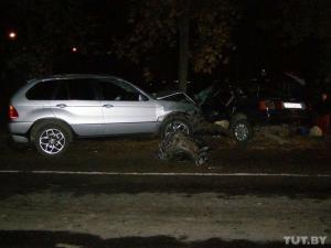 В Борисове BMW X5 при обгоне врезался в разворачивающуюся Audi: погибли два человека