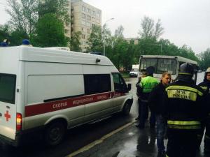 В Москве в ДТП с маршруткой и грузовиком есть пострадавшие