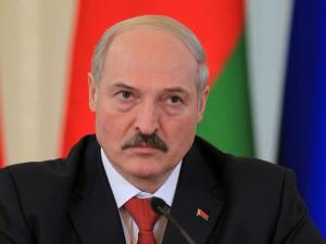 Лукашенко: деньги от транспортного налога уйдут только на дороги
