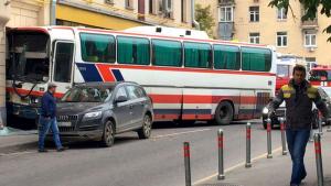 В центре Москвы водитель автобуса протаранил дом 