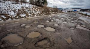 Дороги в Казахстане оказались хуже, чем в Зимбабве