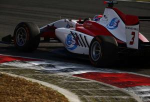 Александр Албон выиграл первую гонку GP3 на Сепанге