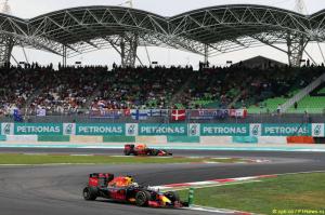 В Red Bull хотят удержать позиции впереди Ferrari