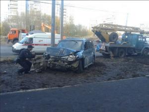 В Архангельске пьяный водитель сбил троих детей на остановке: один ребенок погиб