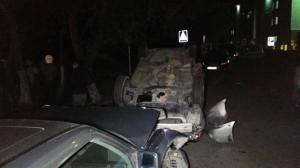 Внедорожник перевернулся после ДТП в Алматы