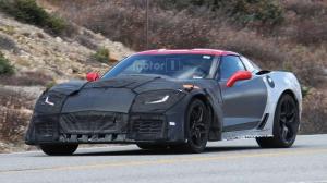 Chevrolet Corvette ZR1 попался в шпионские фотокамеры 