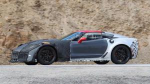 Chevrolet Corvette ZR1 попался в шпионские фотокамеры 